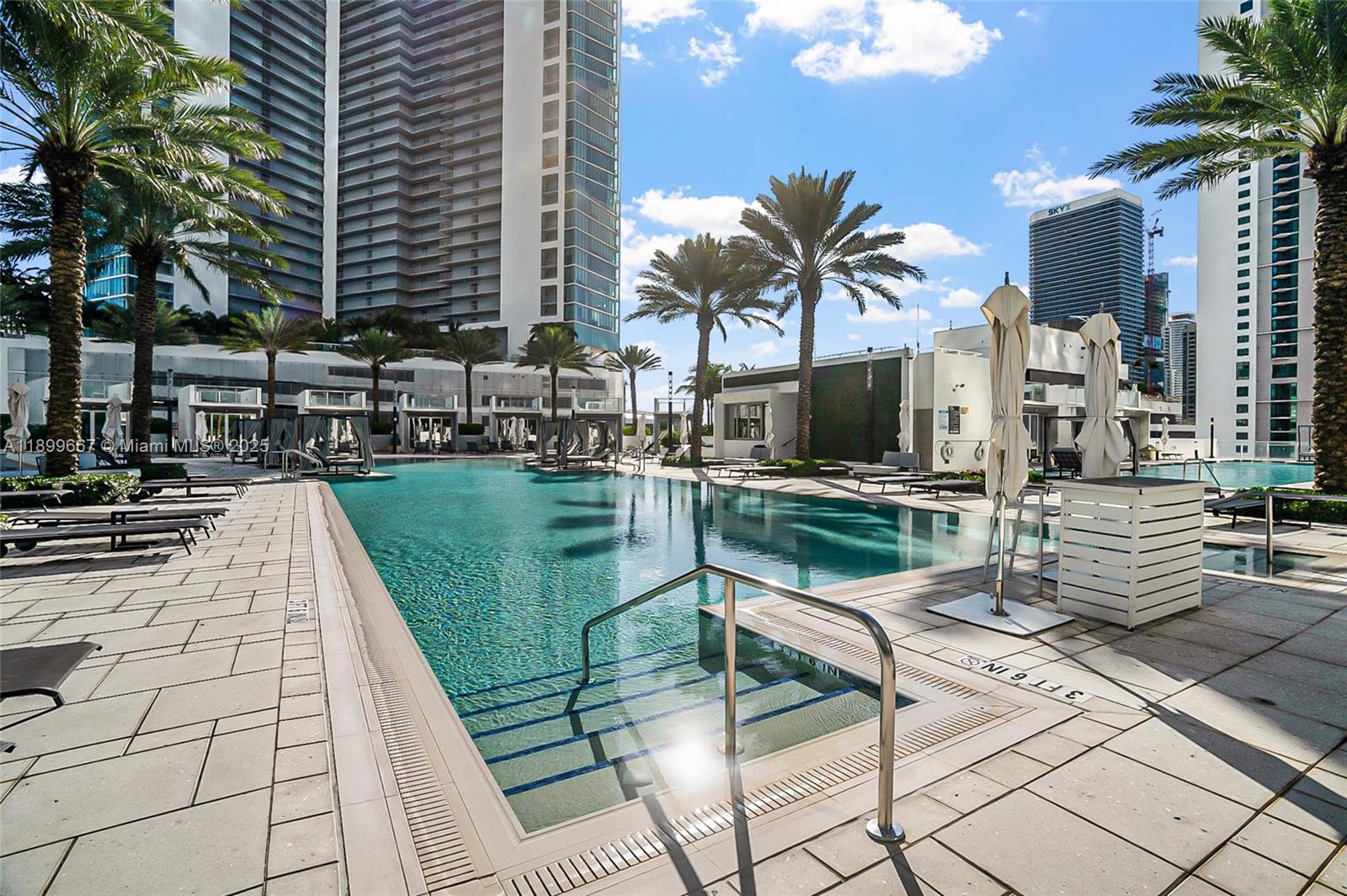 PARAMOUNT MIAMI WORLDCENT - Residential