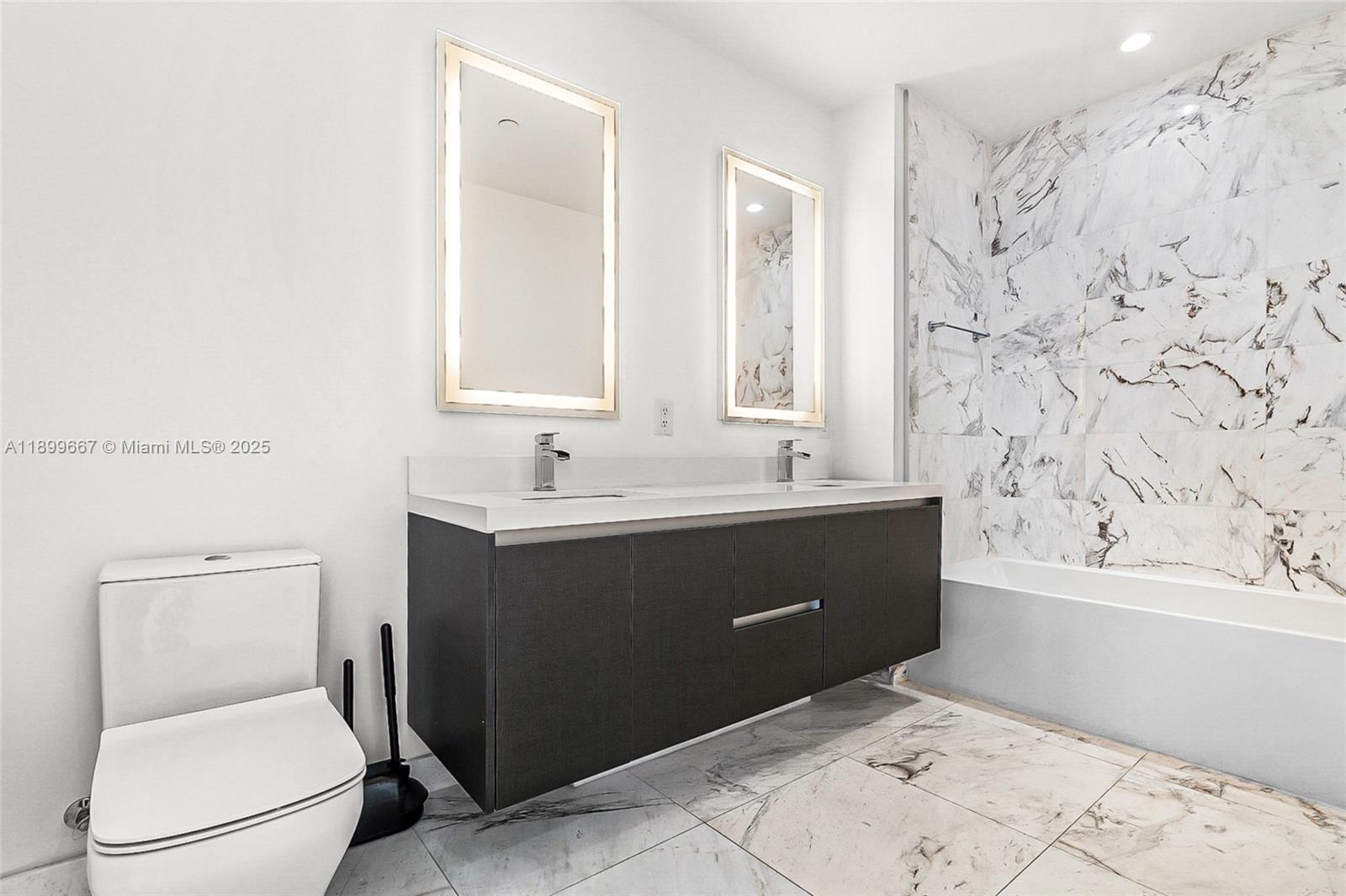 PARAMOUNT MIAMI WORLDCENT - Residential