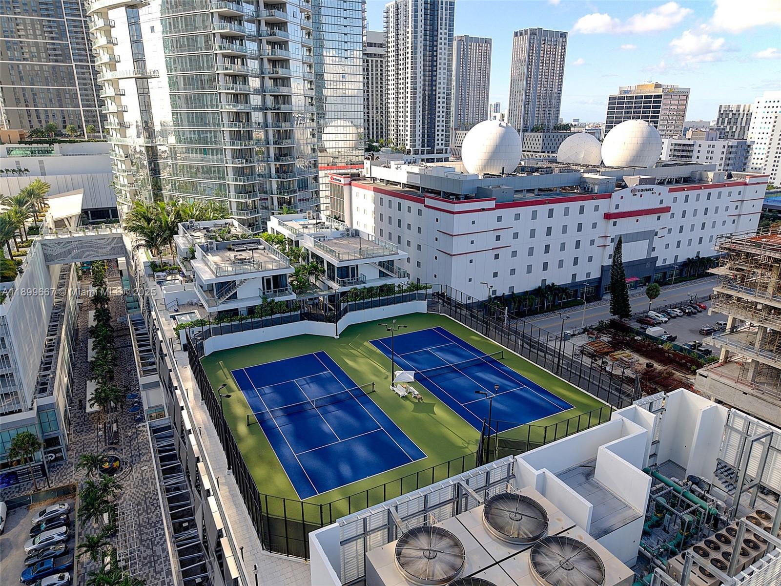 PARAMOUNT MIAMI WORLDCENT - Residential