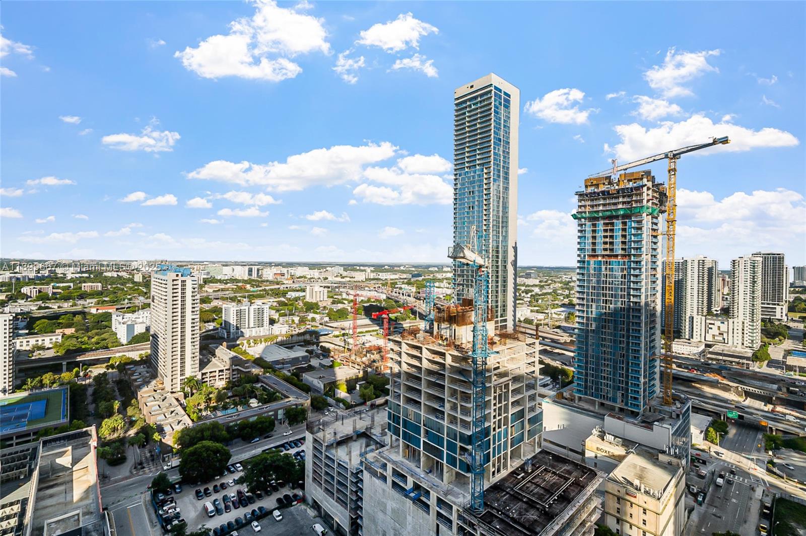 PARAMOUNT MIAMI WORLDCENT - Residential