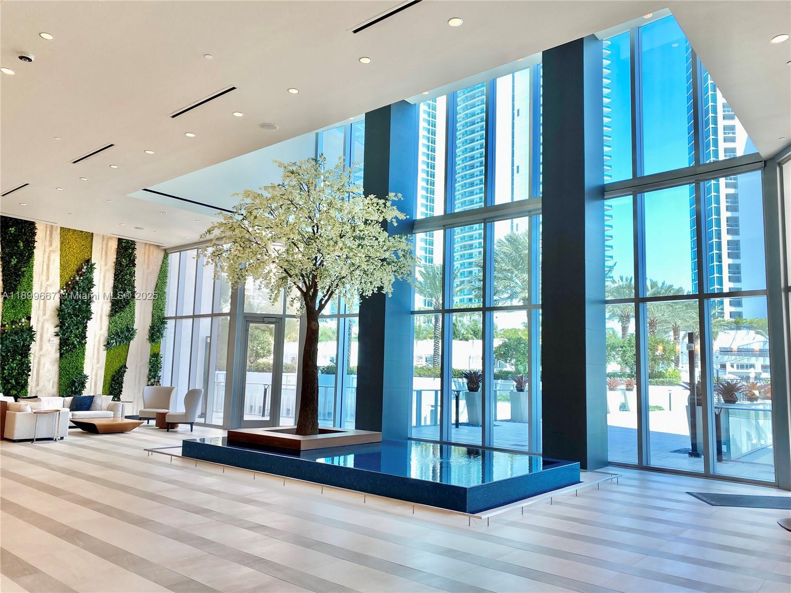 PARAMOUNT MIAMI WORLDCENT - Residential