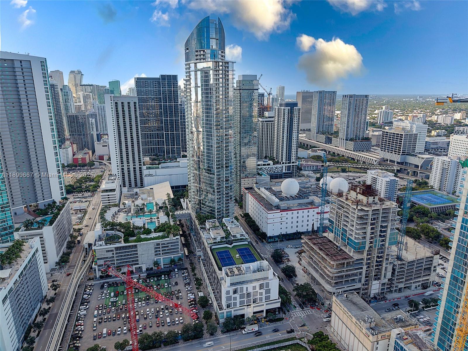 PARAMOUNT MIAMI WORLDCENT - Residential