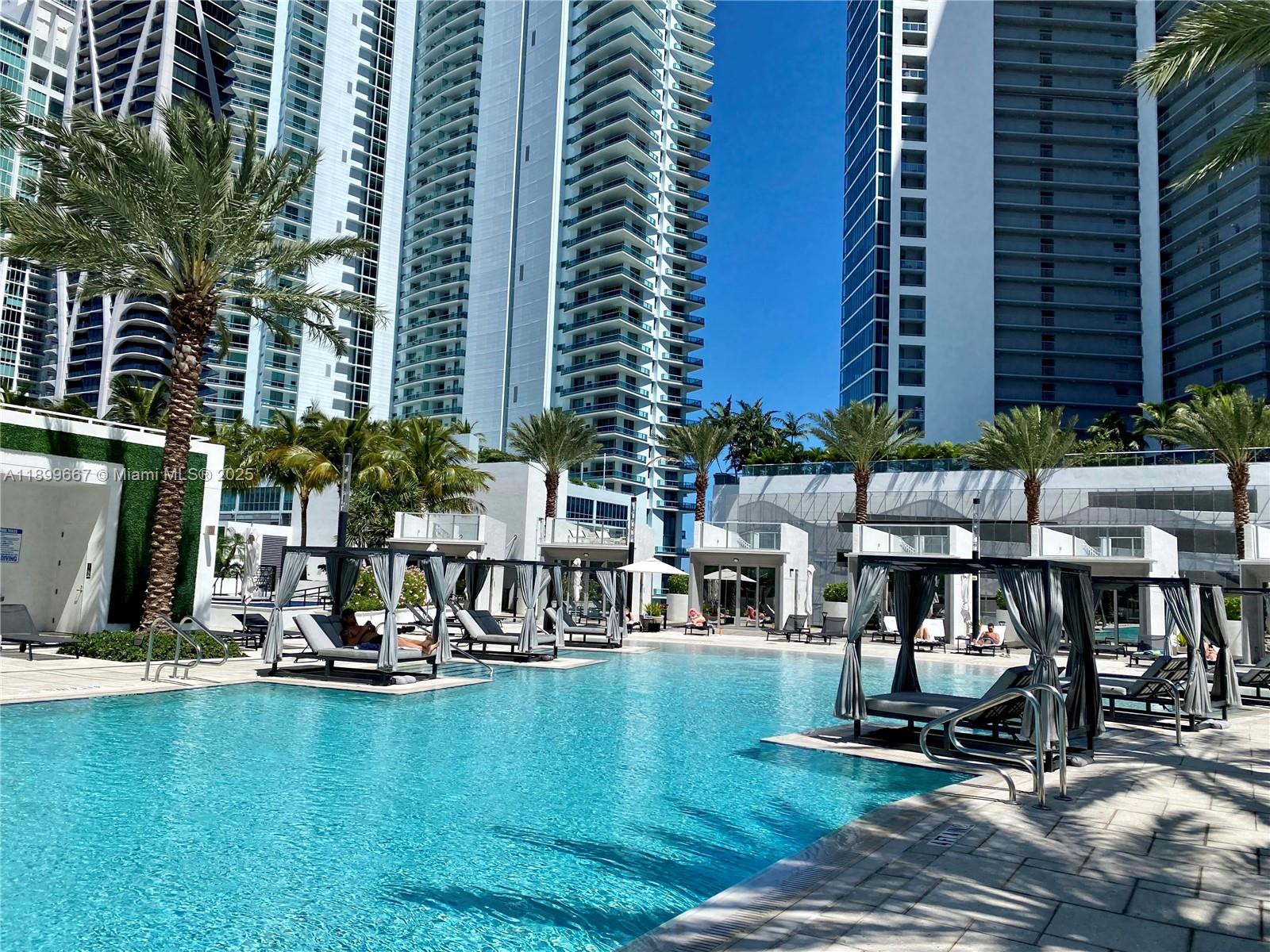PARAMOUNT MIAMI WORLDCENT - Residential