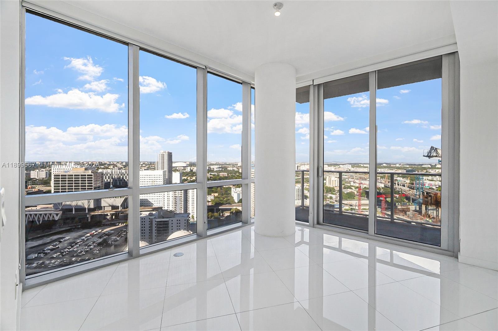 PARAMOUNT MIAMI WORLDCENT - Residential