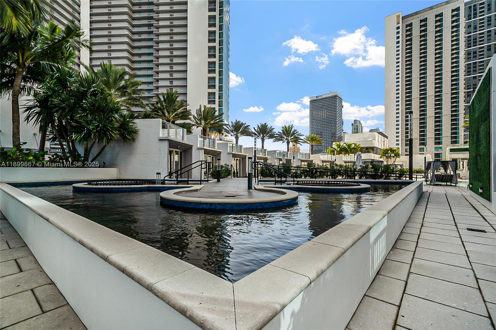 PARAMOUNT MIAMI WORLDCENT - Residential