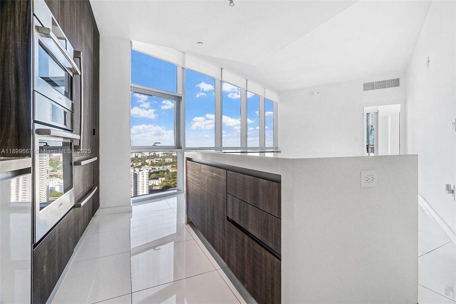 PARAMOUNT MIAMI WORLDCENT - Residential