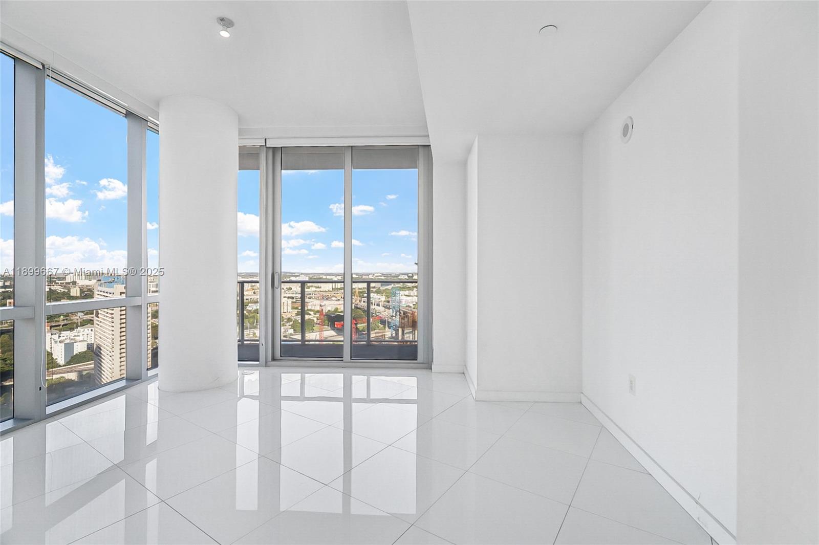 PARAMOUNT MIAMI WORLDCENT - Residential