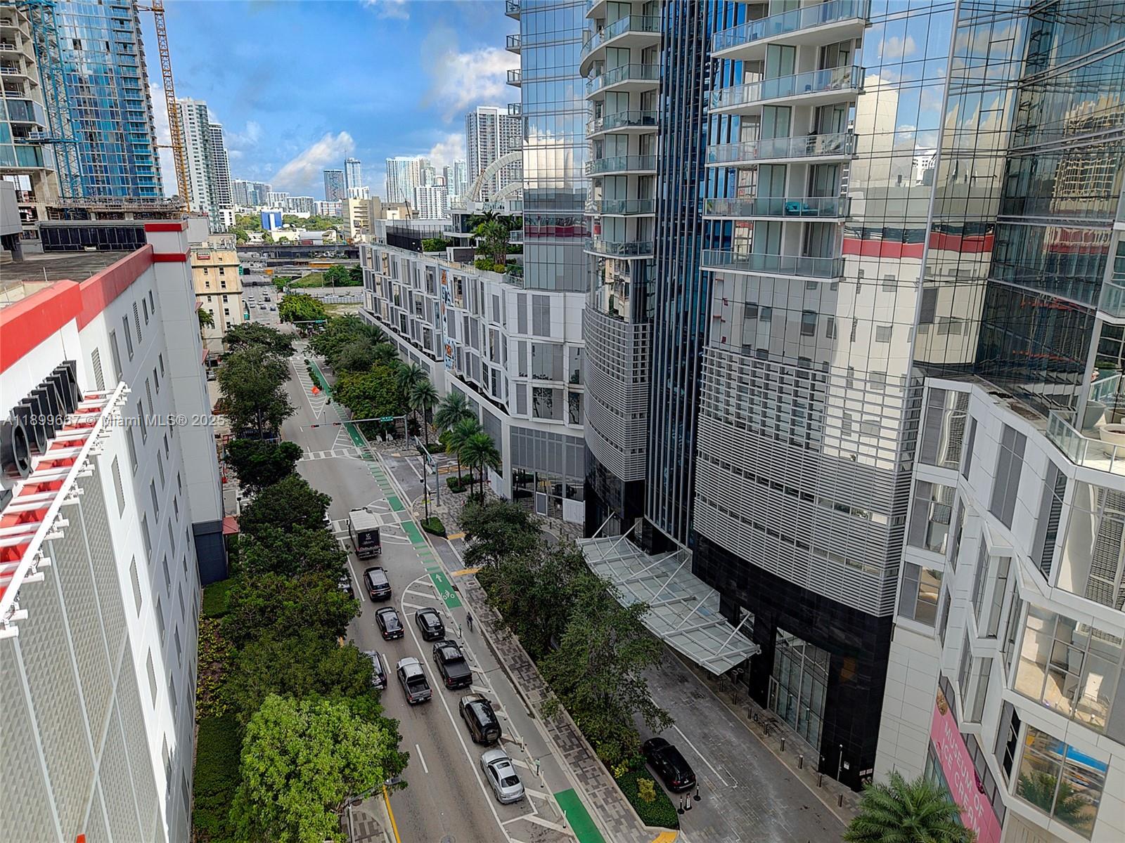 PARAMOUNT MIAMI WORLDCENT - Residential