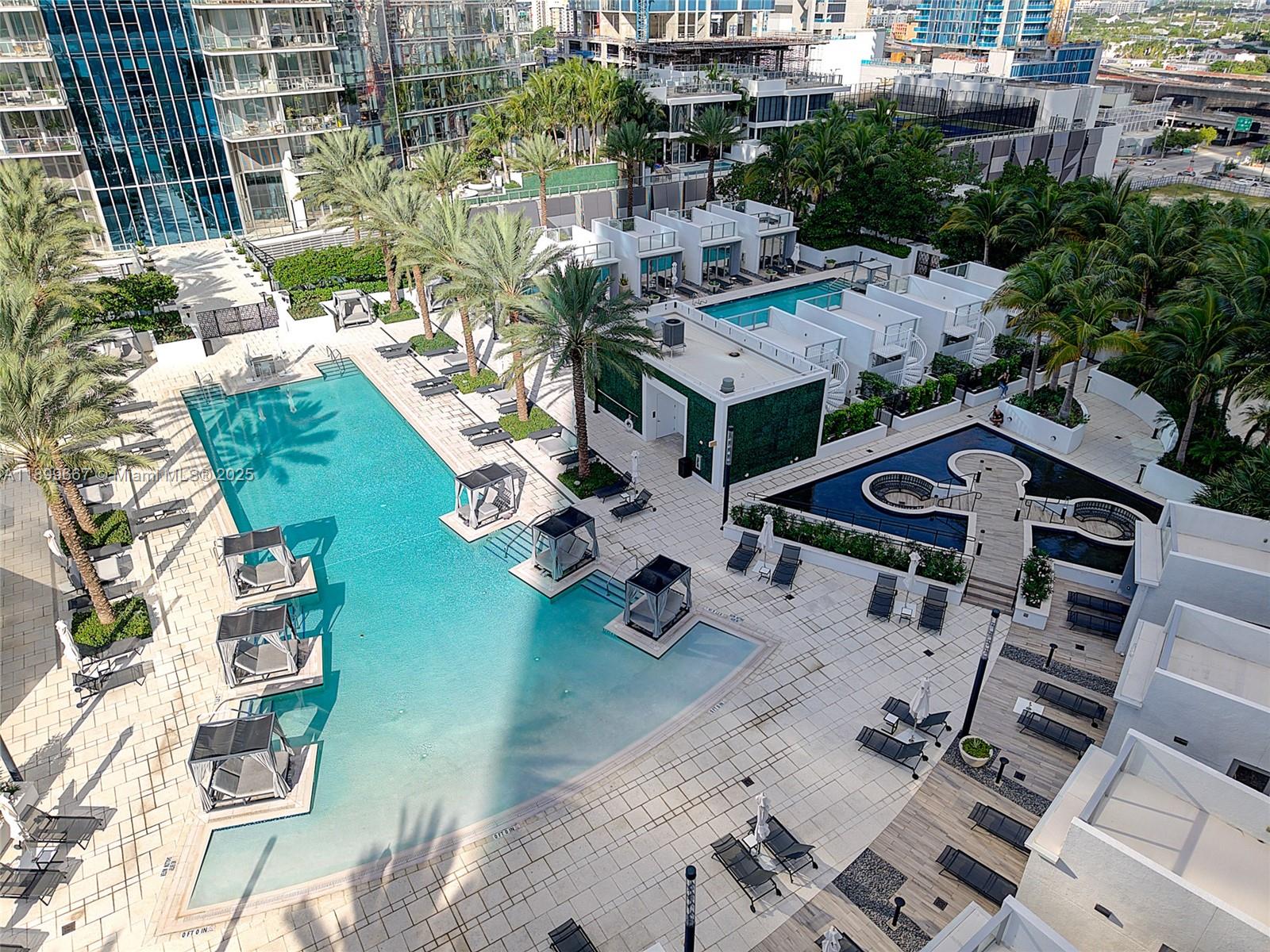 PARAMOUNT MIAMI WORLDCENT - Residential