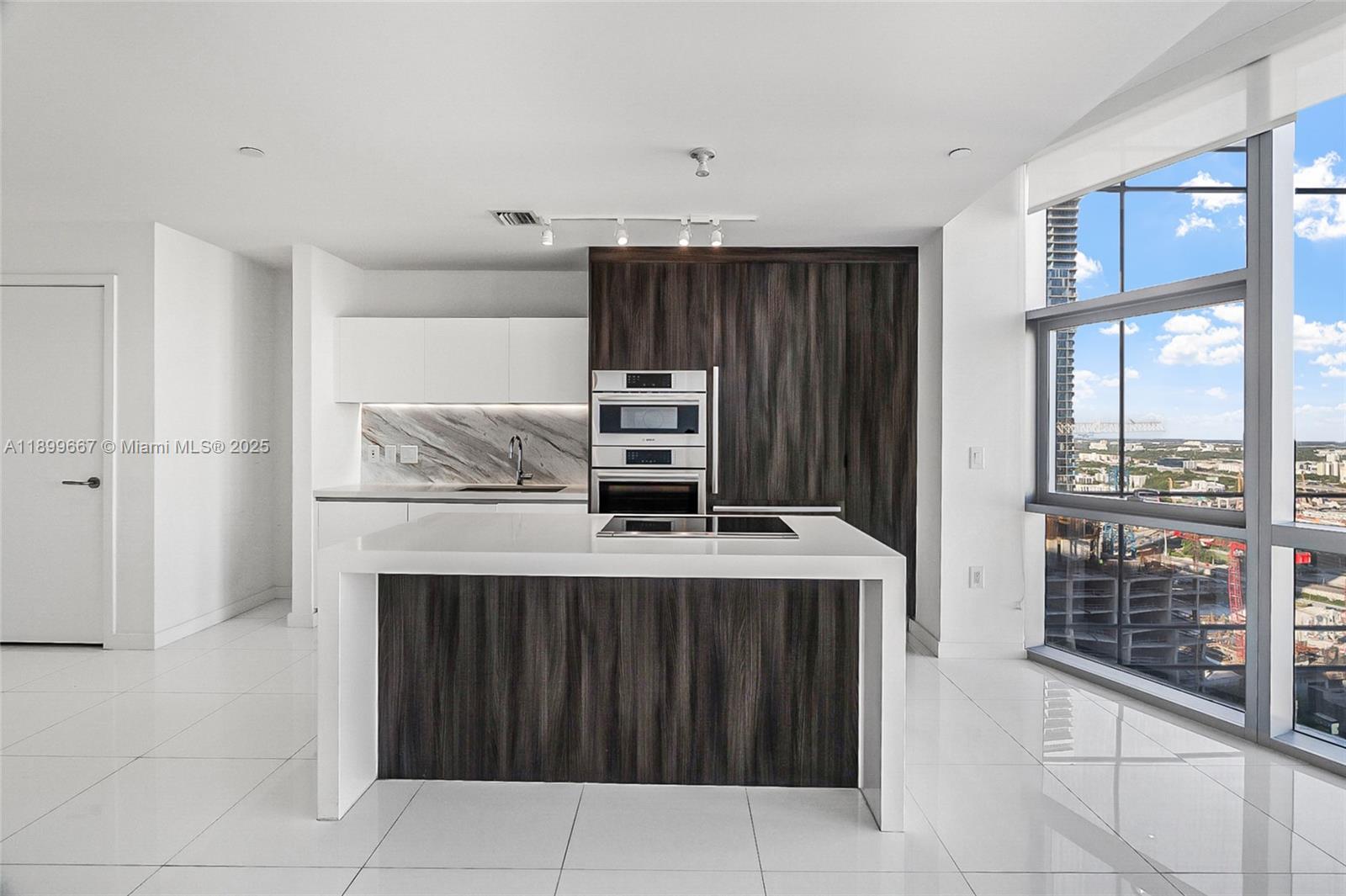 PARAMOUNT MIAMI WORLDCENT - Residential