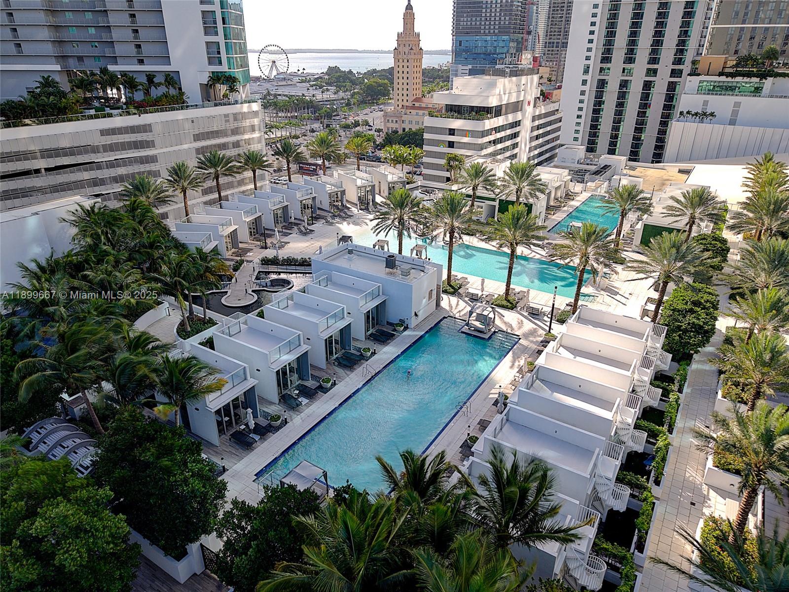 PARAMOUNT MIAMI WORLDCENT - Residential