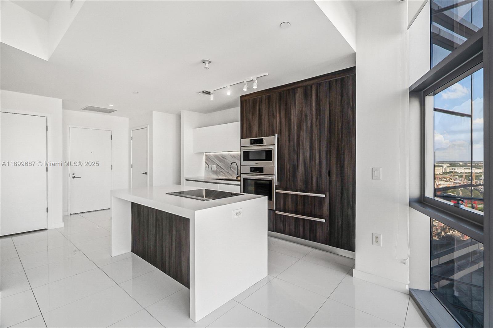 PARAMOUNT MIAMI WORLDCENT - Residential