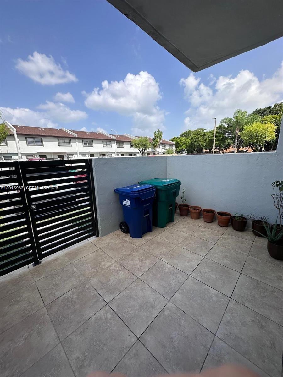 GARDENS AT KENDALE LAKES - Residential