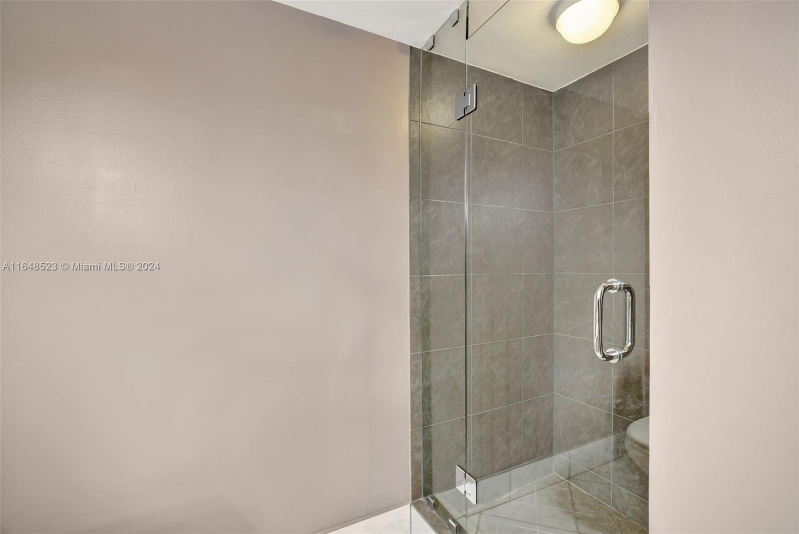 HARBORSIDE AT THE WATERWA - Residential