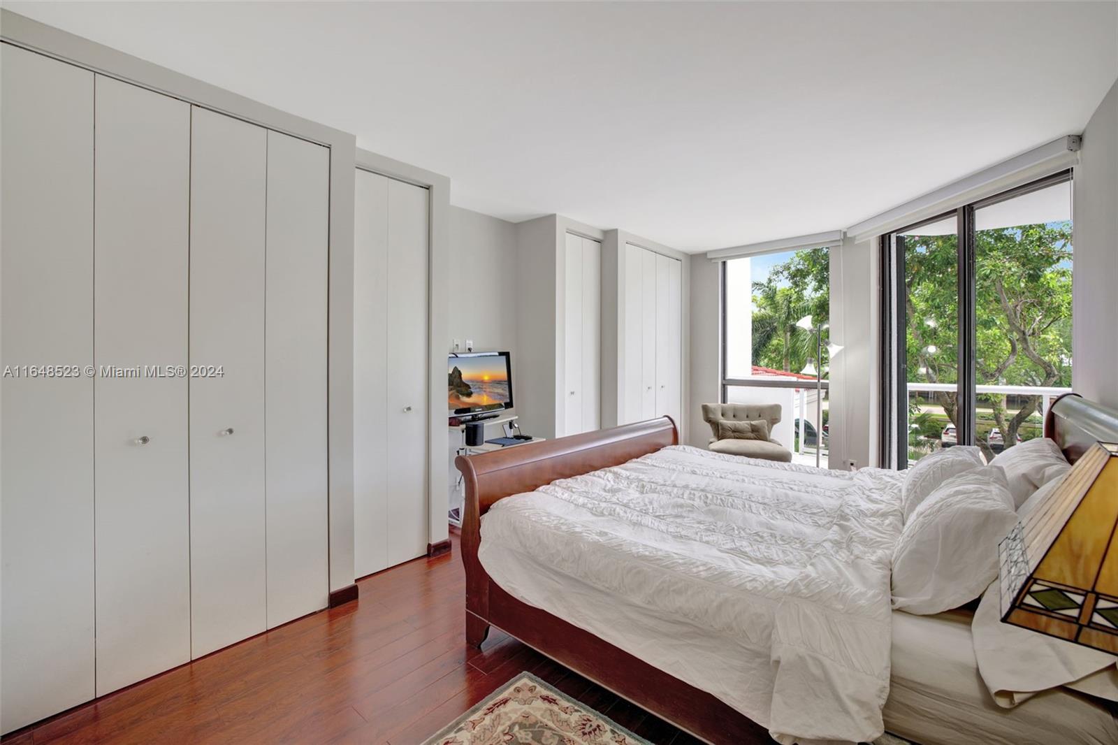 HARBORSIDE AT THE WATERWA - Residential