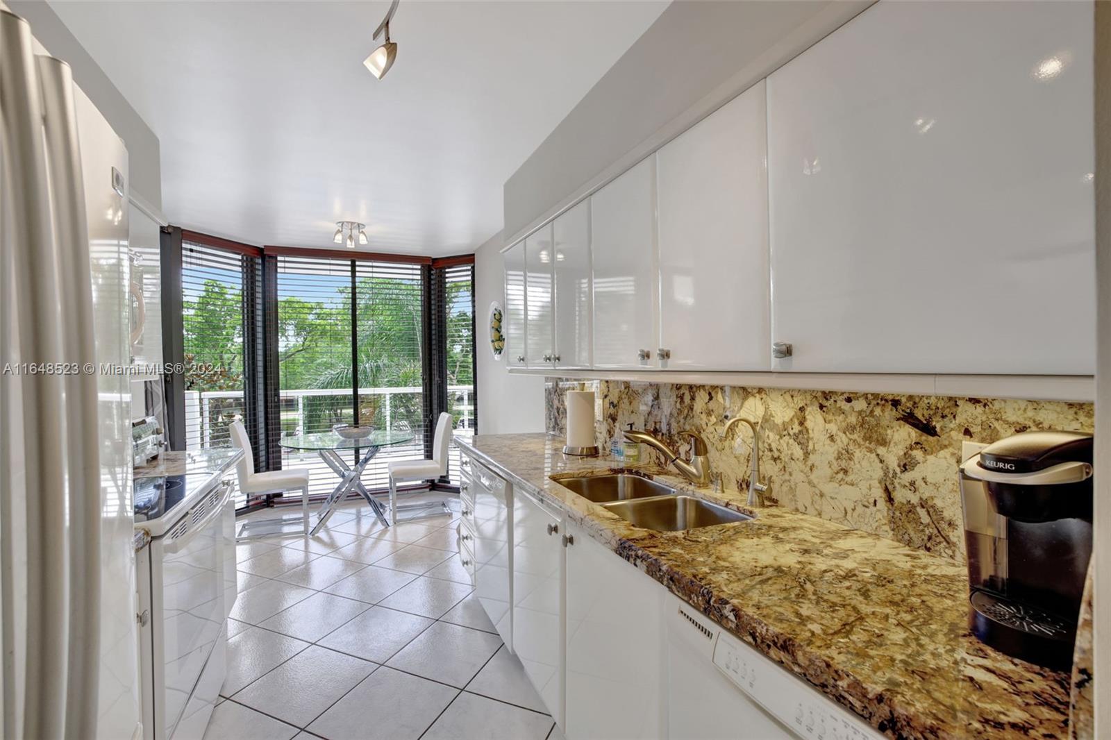 HARBORSIDE AT THE WATERWA - Residential