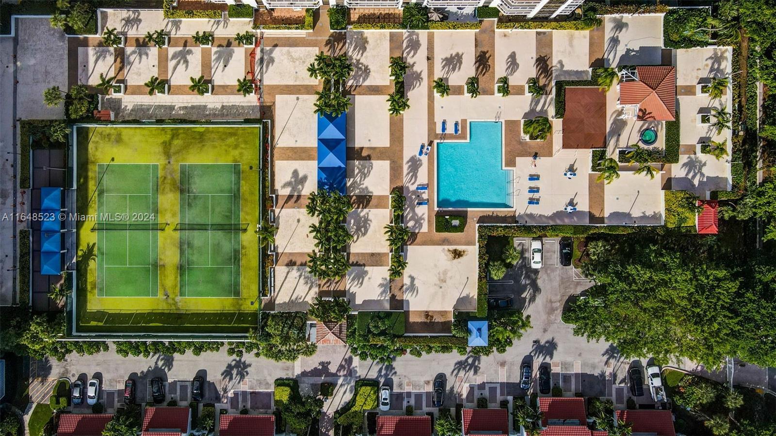 HARBORSIDE AT THE WATERWA - Residential