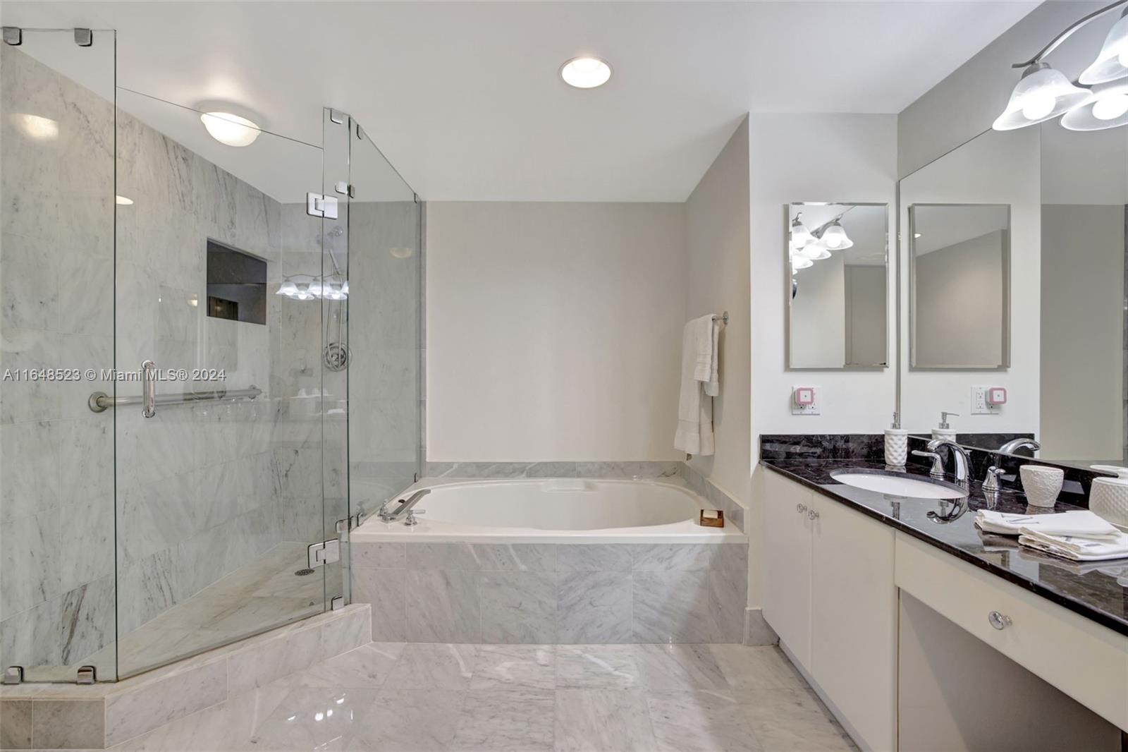 HARBORSIDE AT THE WATERWA - Residential