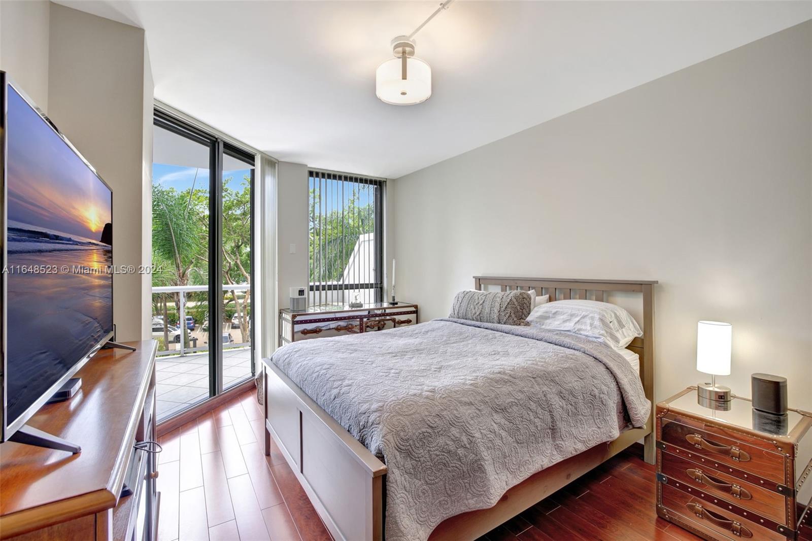 HARBORSIDE AT THE WATERWA - Residential