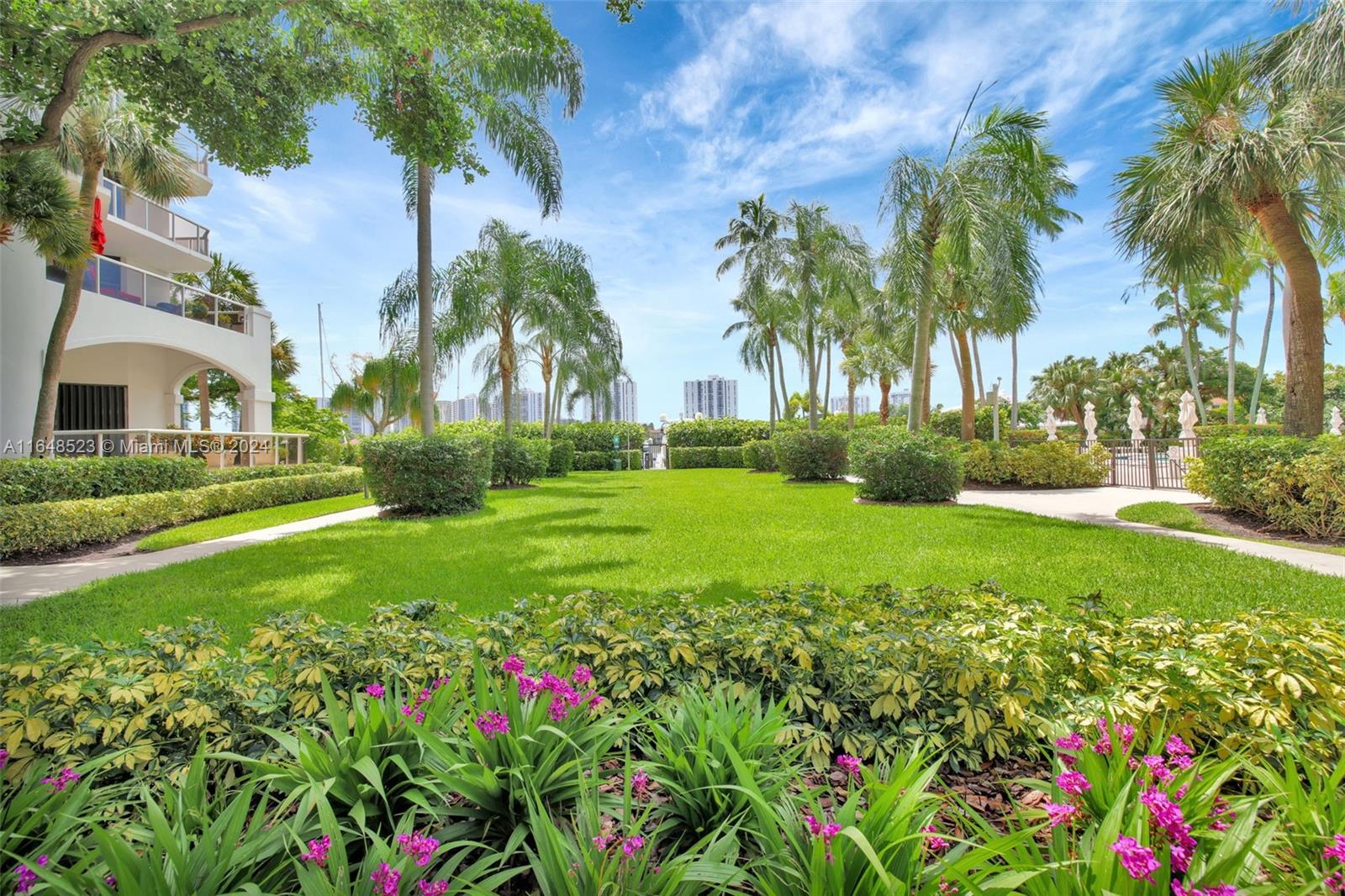 HARBORSIDE AT THE WATERWA - Residential