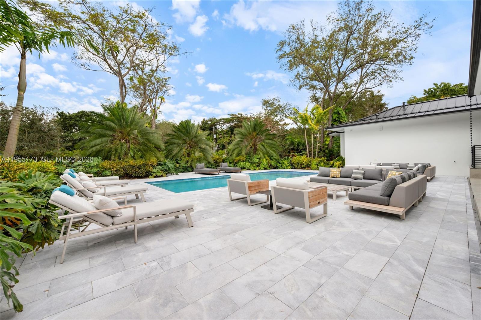 SUNILAND ESTATES 1ST ADDN - Residential