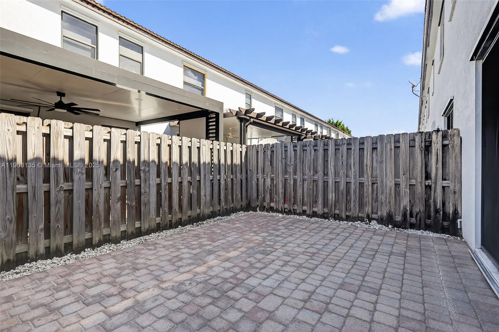 VILLA BELLO - Residential