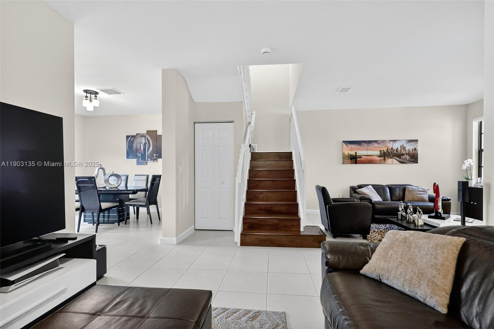 VILLA BELLO - Residential