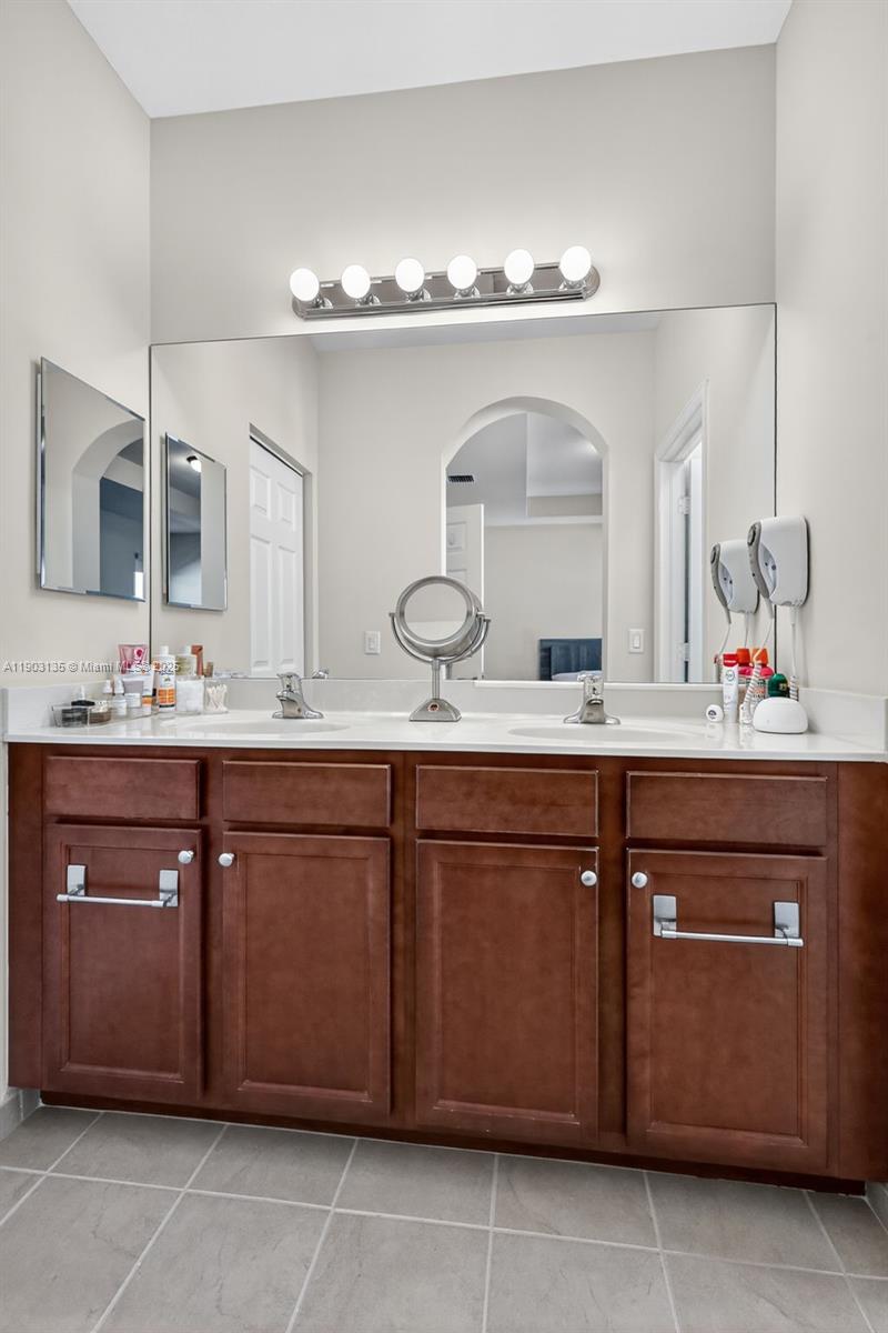 VILLA BELLO - Residential