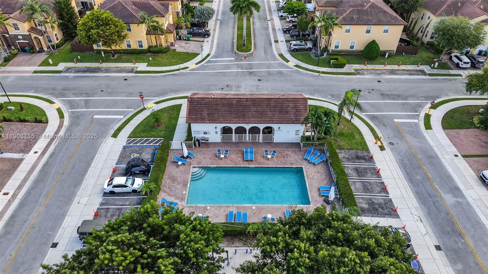 VILLA BELLO - Residential