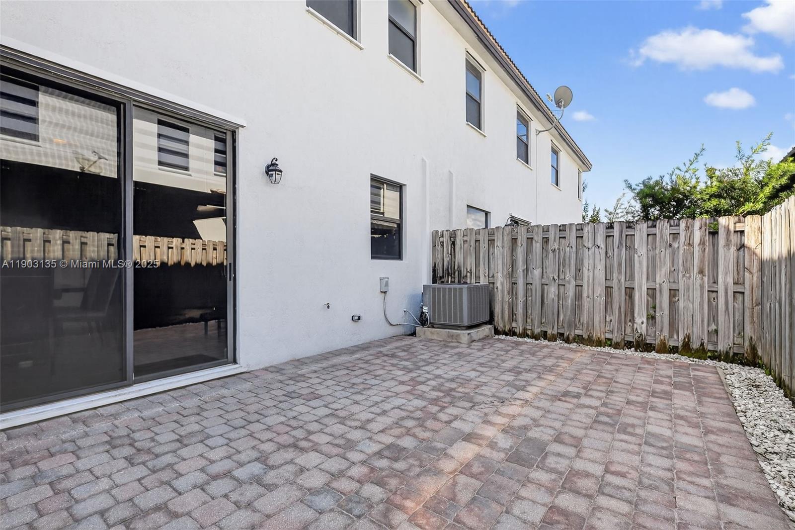 VILLA BELLO - Residential