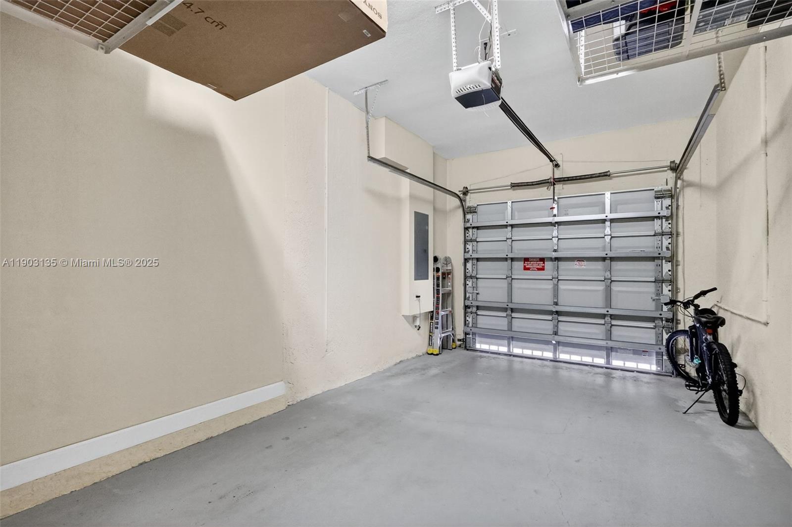 VILLA BELLO - Residential