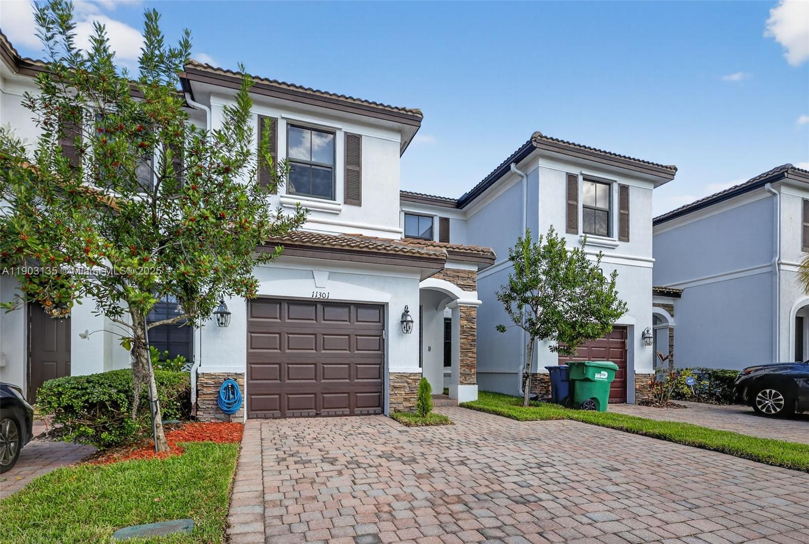 VILLA BELLO - Residential