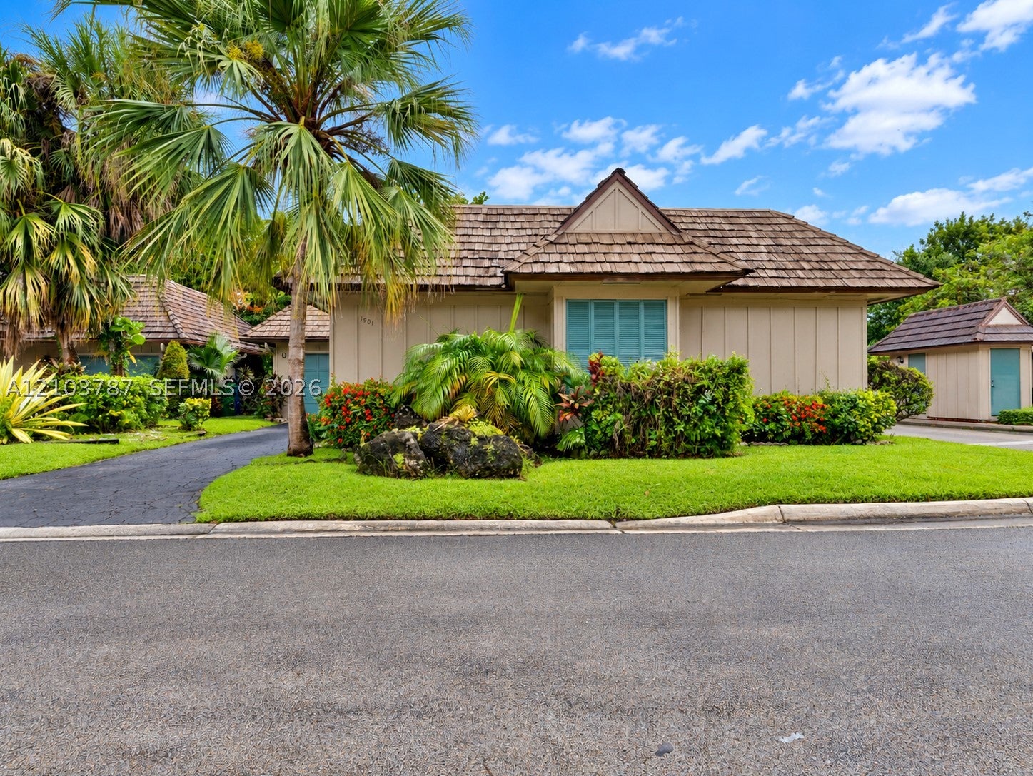 1901 Coquina Way