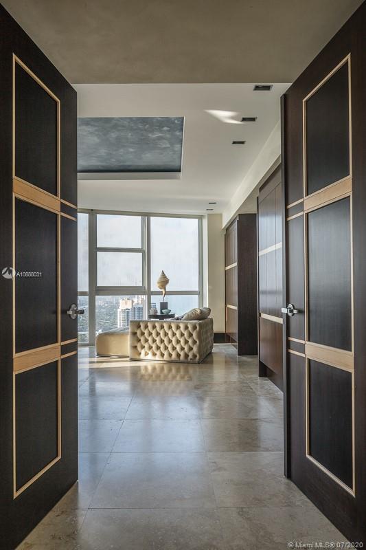 TRUMP ROYALE CONDO - Residential