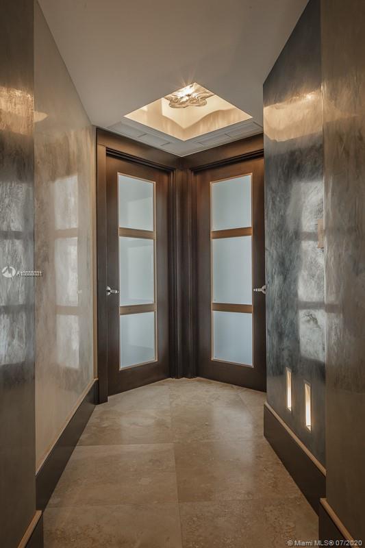 TRUMP ROYALE CONDO - Residential