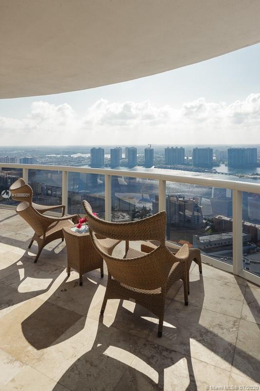 TRUMP ROYALE CONDO - Residential