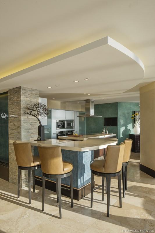 TRUMP ROYALE CONDO - Residential