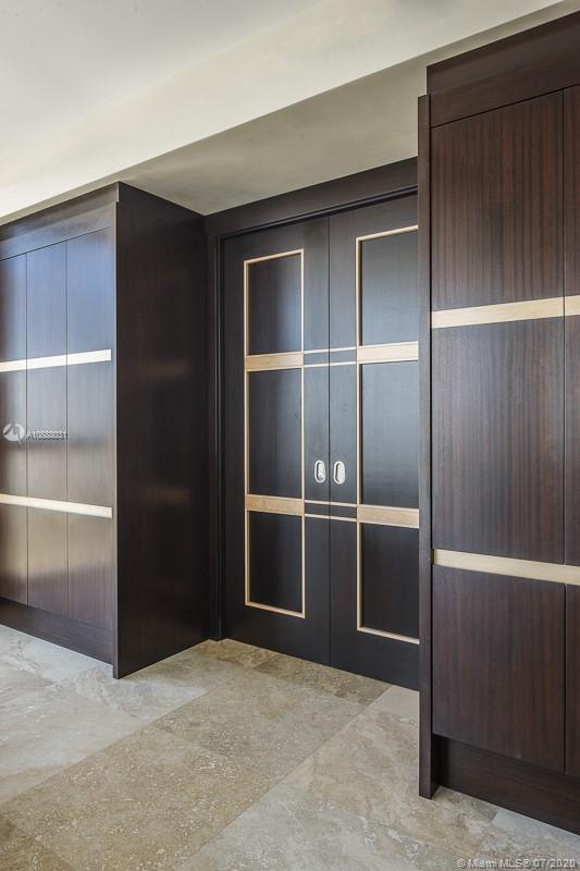 TRUMP ROYALE CONDO - Residential