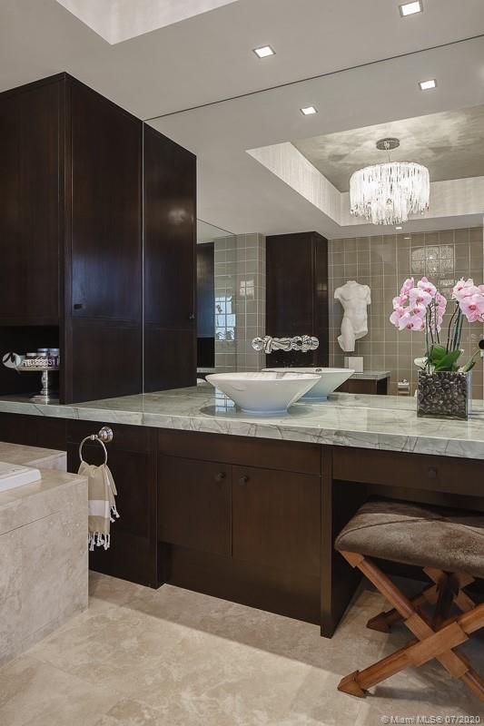 TRUMP ROYALE CONDO - Residential