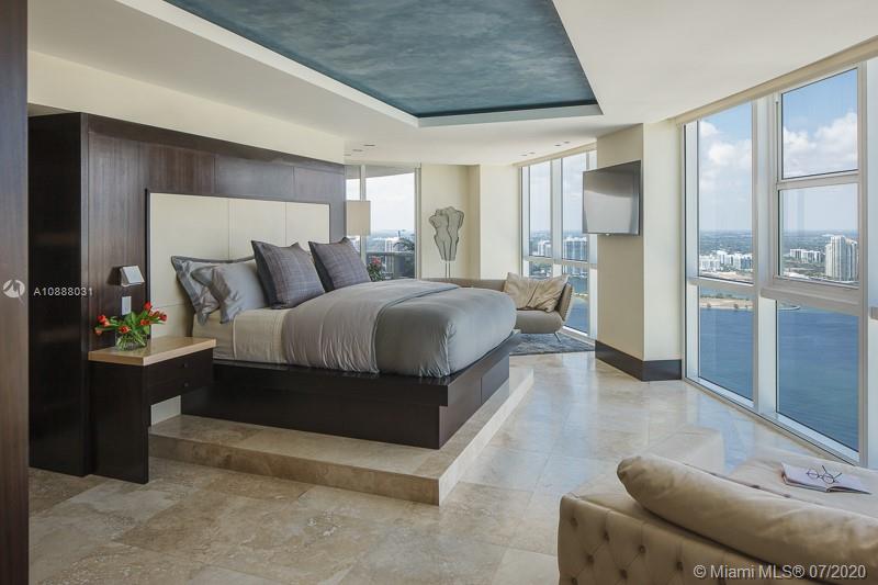 TRUMP ROYALE CONDO - Residential