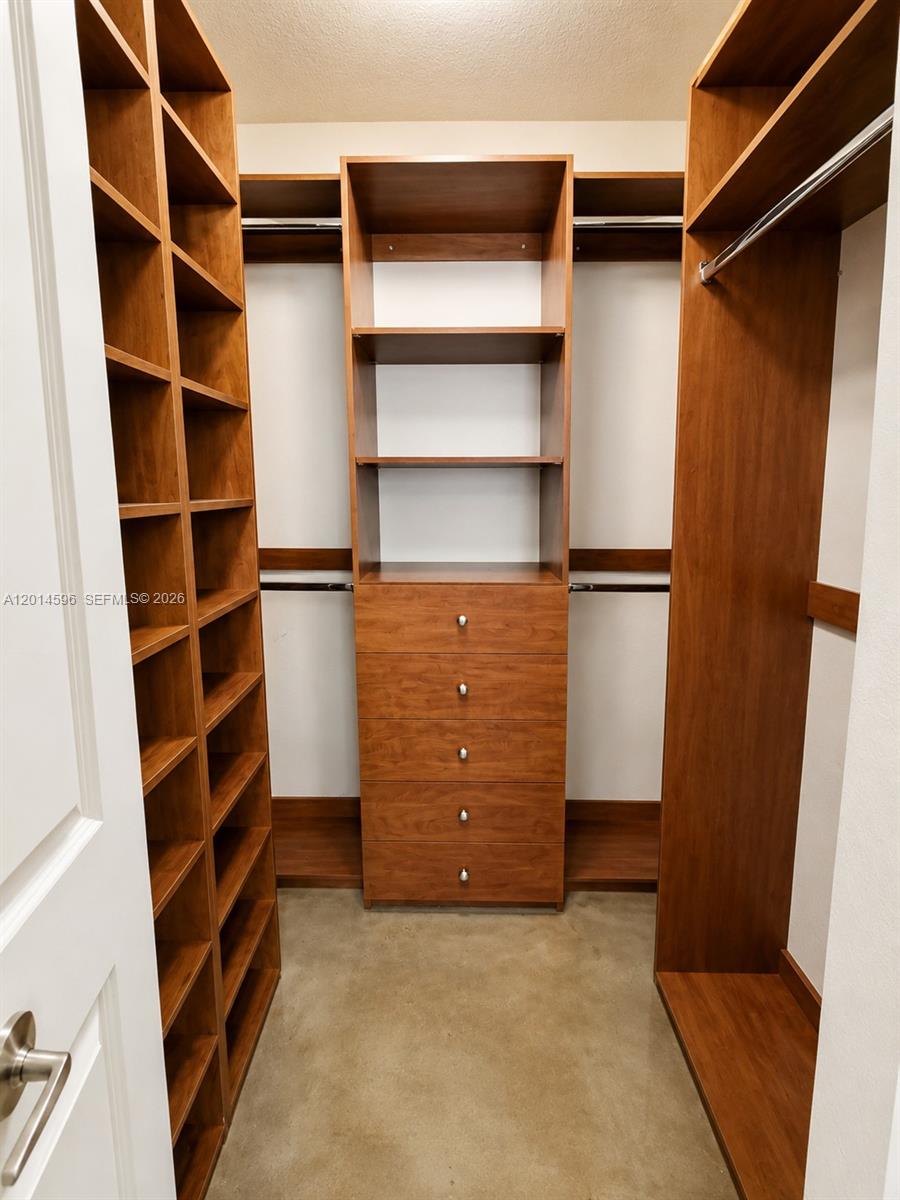 LAKEVIEW CLUB CONDO - Residential