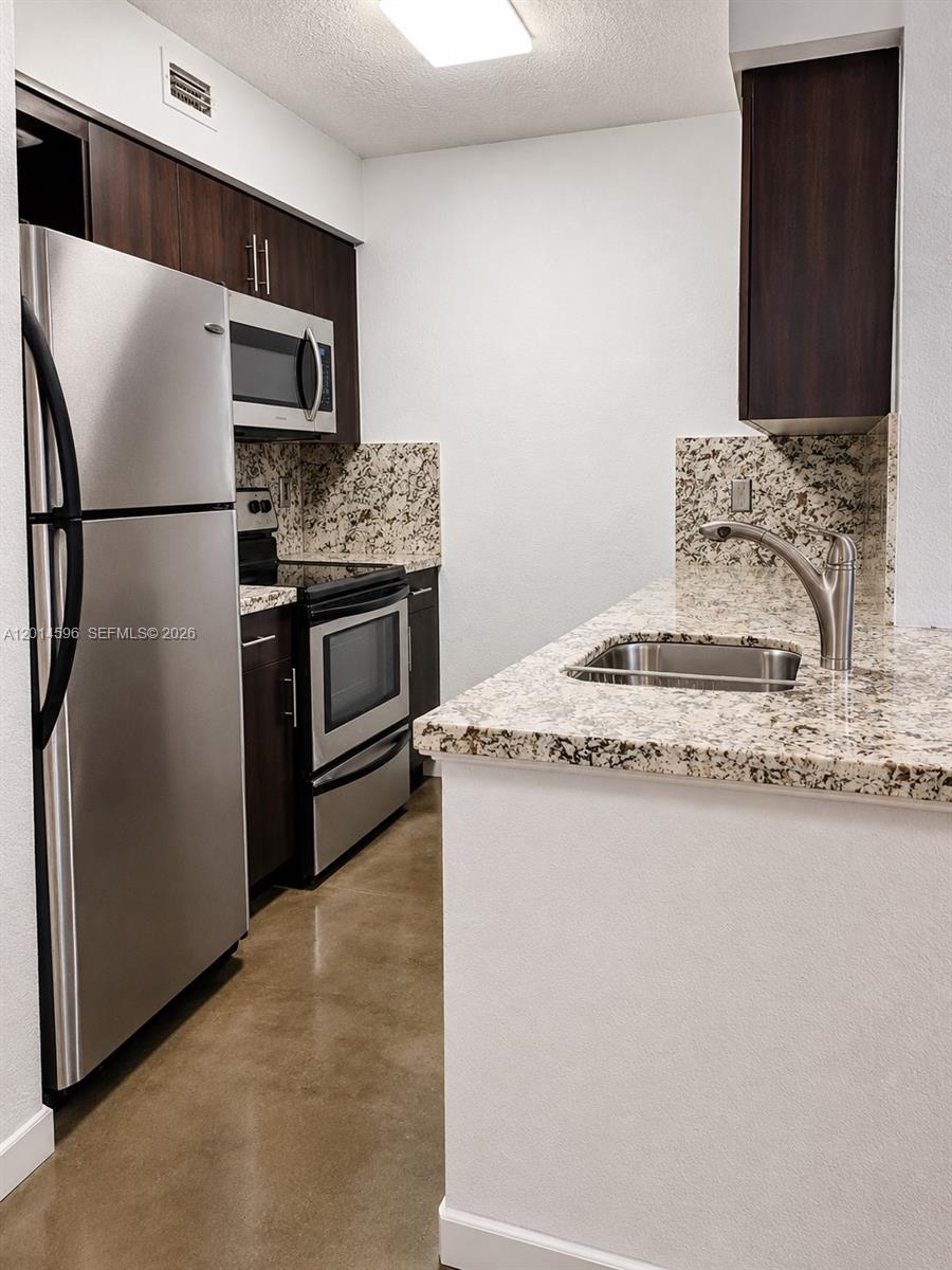 LAKEVIEW CLUB CONDO - Residential