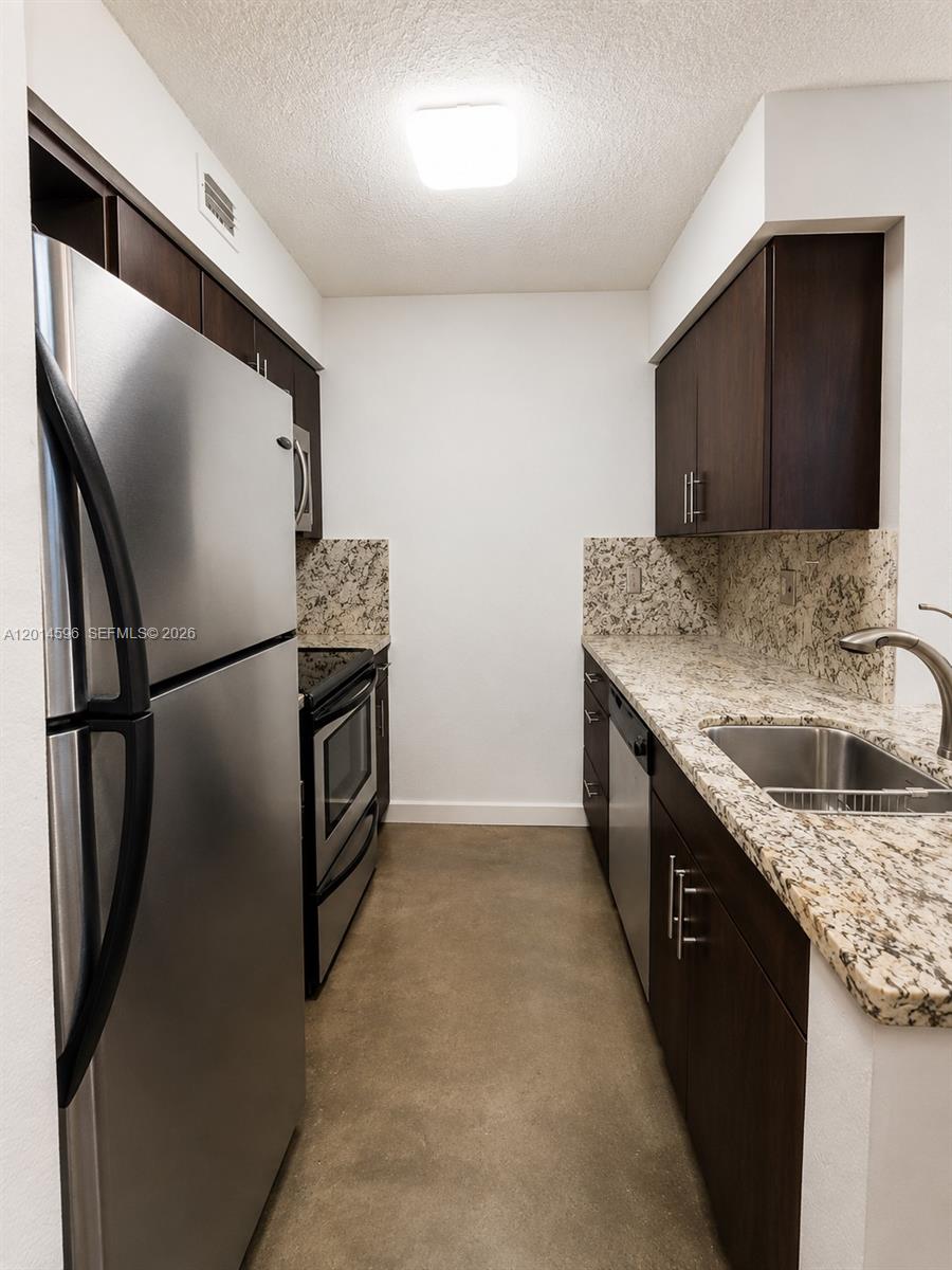 LAKEVIEW CLUB CONDO - Residential
