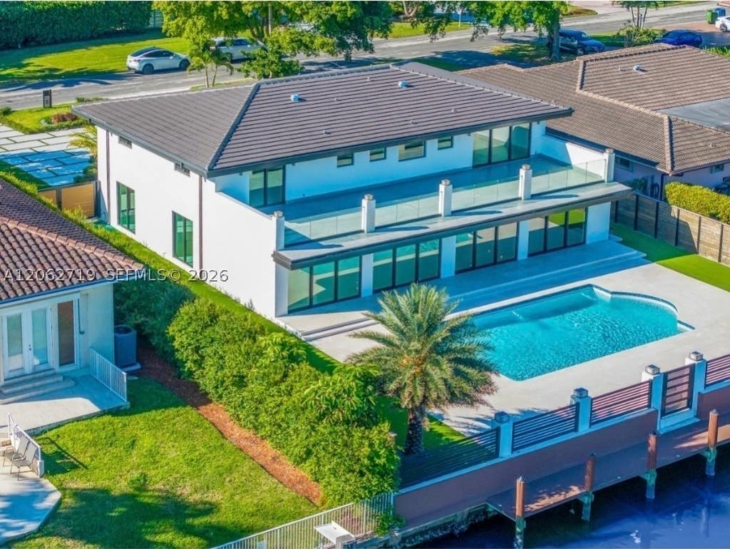 Photo of 406 Holiday Dr, Hallandale Beach, FL 33009 (MLS # A12062719)