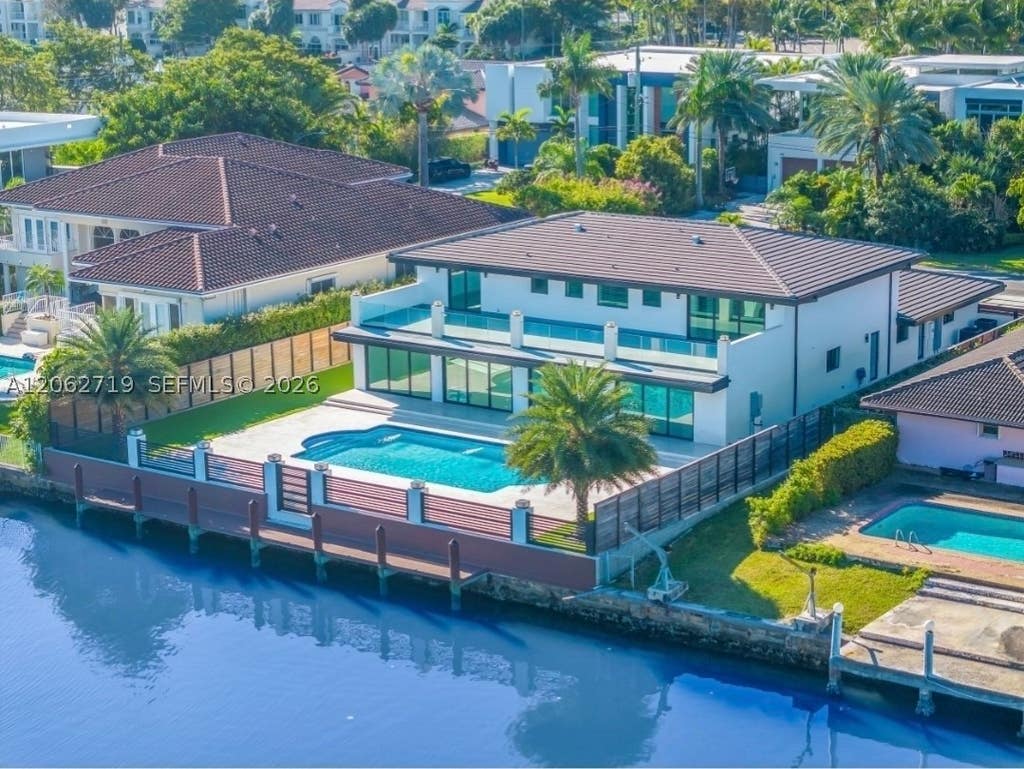 Photo of 406 Holiday Dr, Hallandale Beach, FL 33009 (MLS # A12062719)