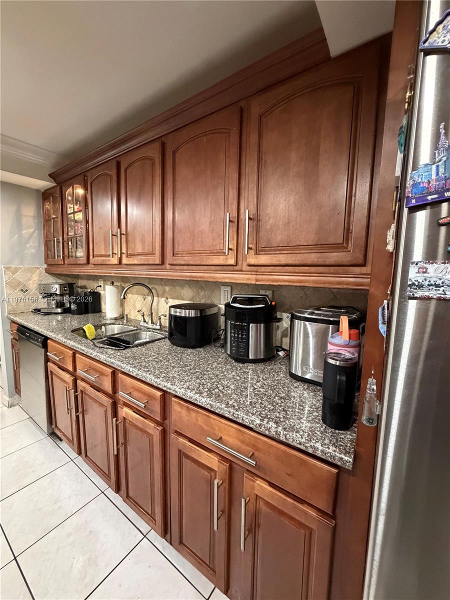 MIDWAY VILLAGE PH 2 CONDO - Residential