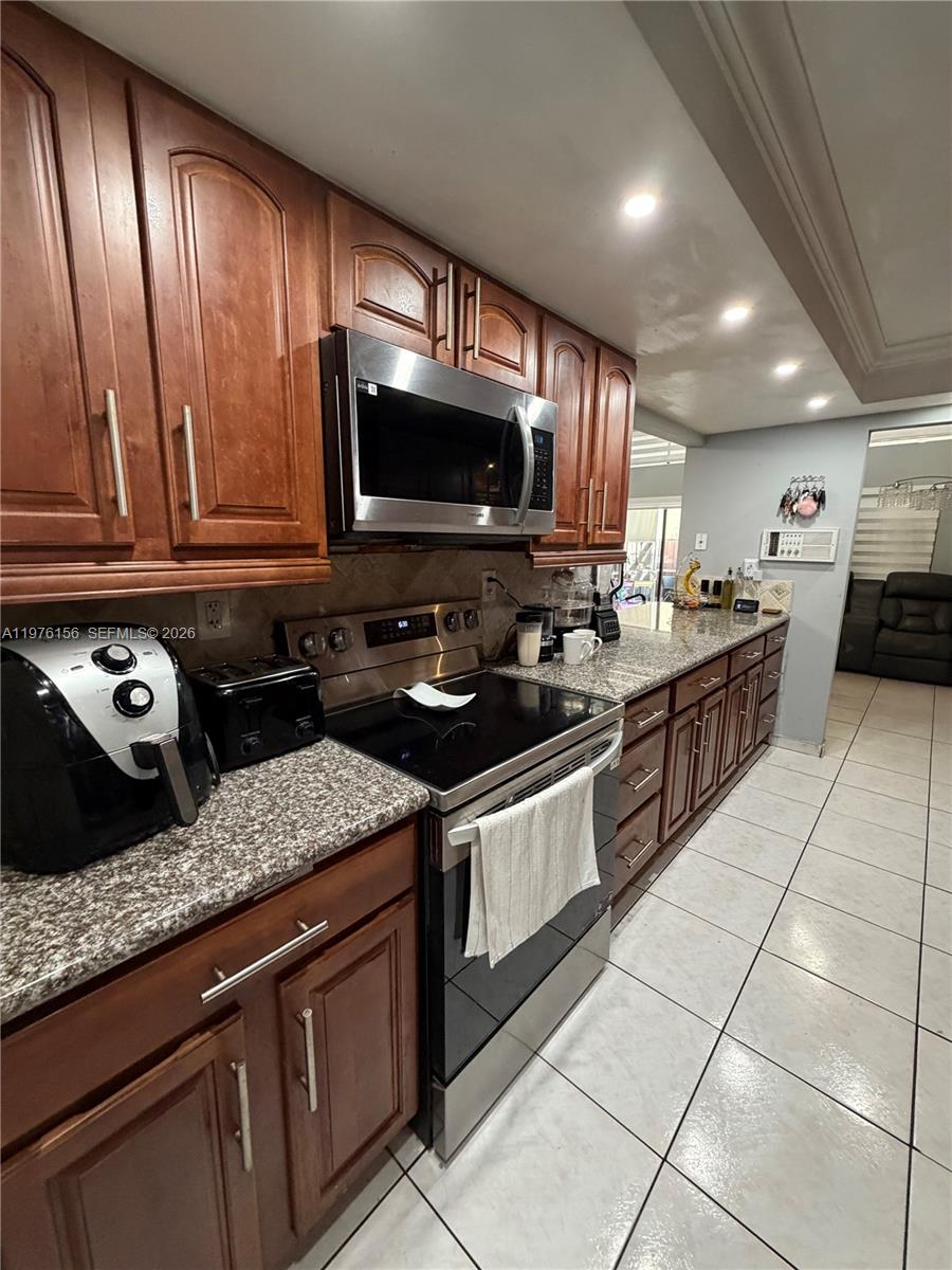 MIDWAY VILLAGE PH 2 CONDO - Residential