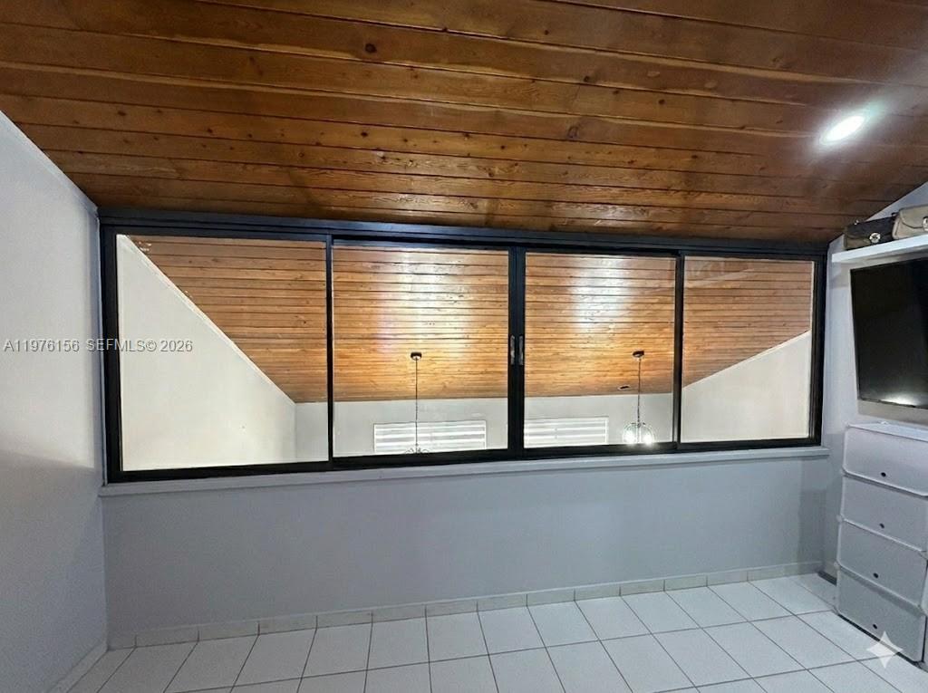 MIDWAY VILLAGE PH 2 CONDO - Residential