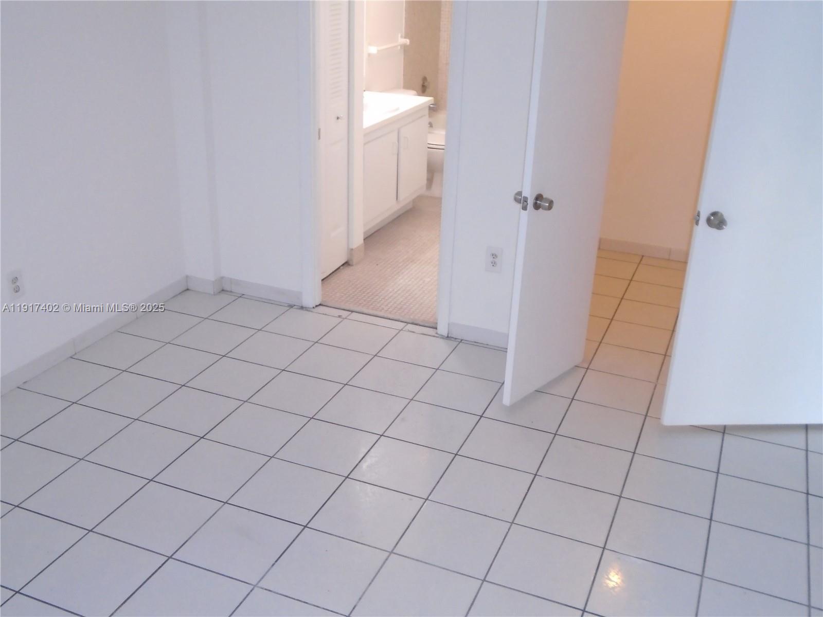 MANORS OF INVERRARY XI - Residential Lease