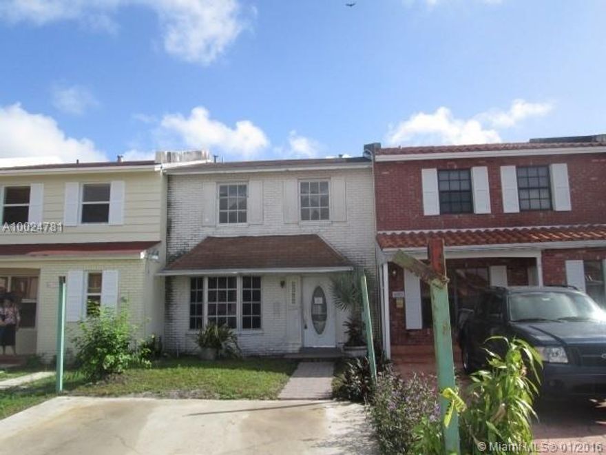 Spacious 2 beds, 1.5 baths townhouse home awaits you! 2 level home with open floor plan, large bedrooms. Living area, and sitting area carpeted and tile floor. Lake Royall townhome with direct lake view, private dock.This is a Fannie Mae property. Don't miss this wonderful opportunity!!